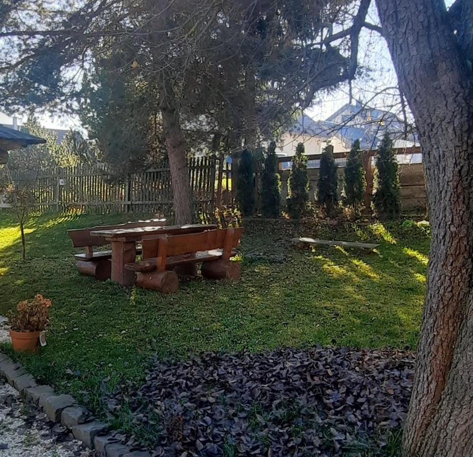 Podkrovie V Zeleni - Privat Strba Exterior photo